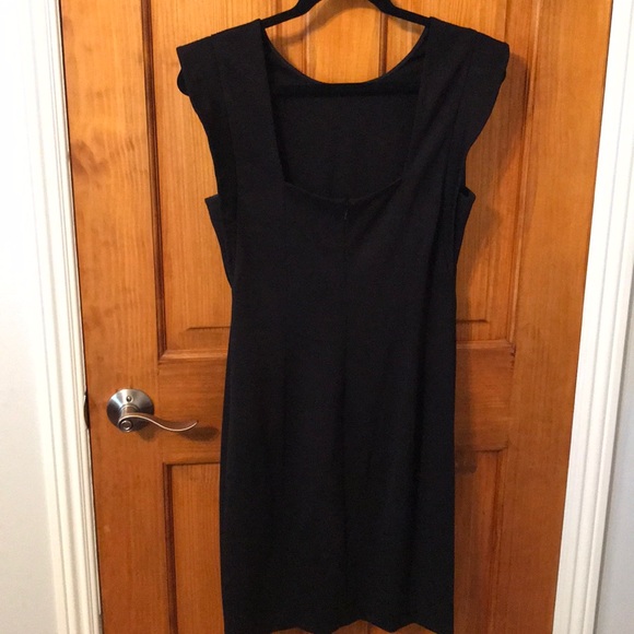 Little black dress - Picture 3 of 4